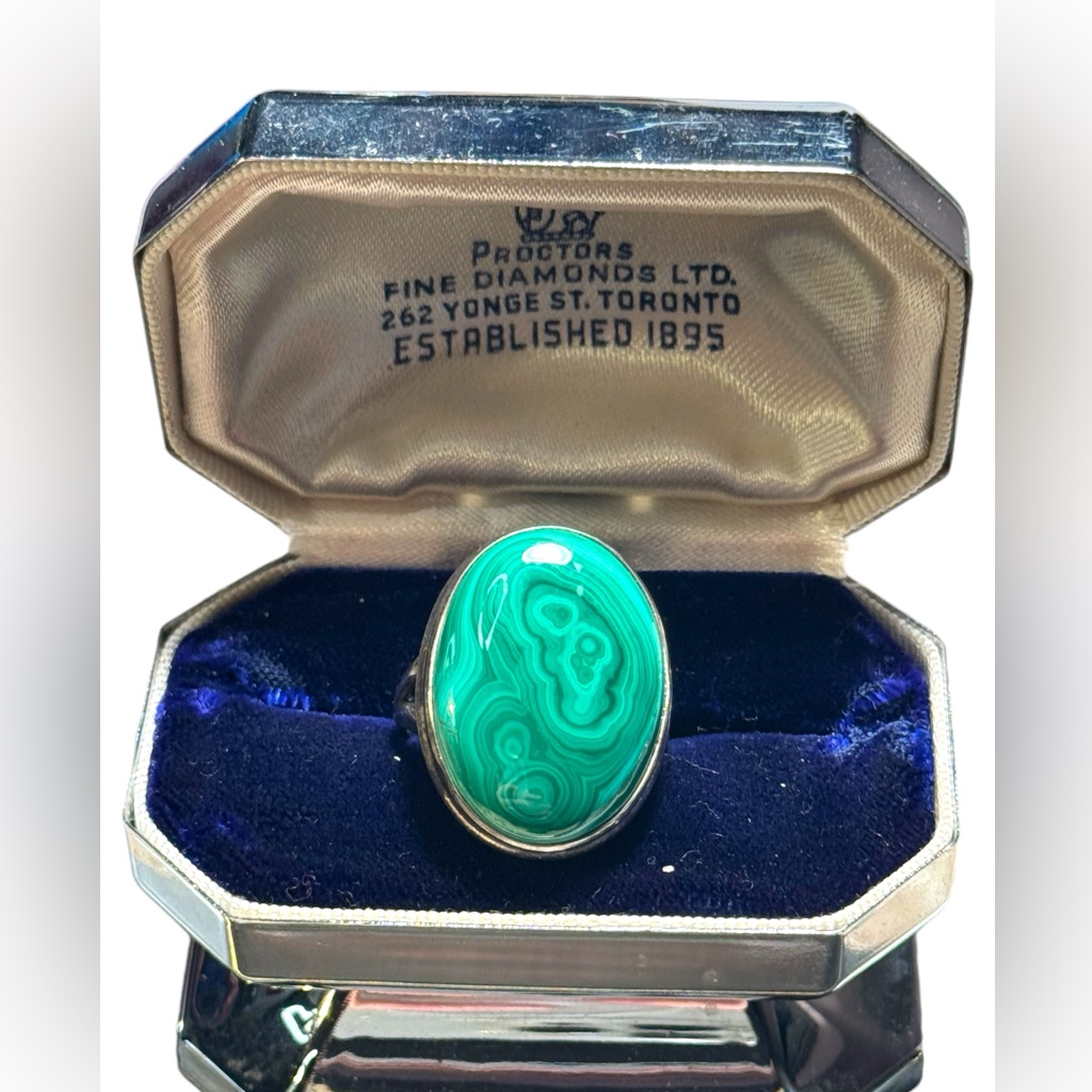 Lovely Sterling Silver Large Oval Malachite Large Statement Ring